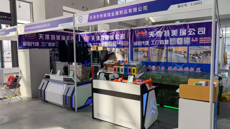 Išmanioji stebėjimo konsolė demonstruoja technologinių naujovių galimybes.